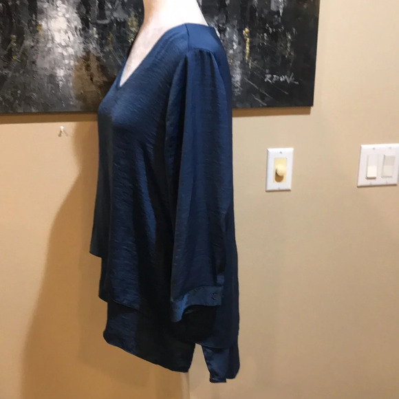 Chico's V Neck Long Sleeve Satin Look Layered Top with 3-4 Sleeves-Size 1 - Picture 4 of 7